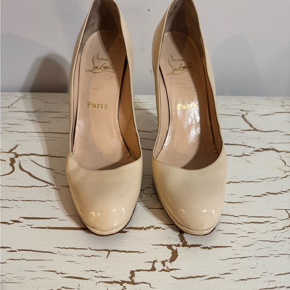 Christian Louboutin Tan Patent Leather Pumps size 38.5